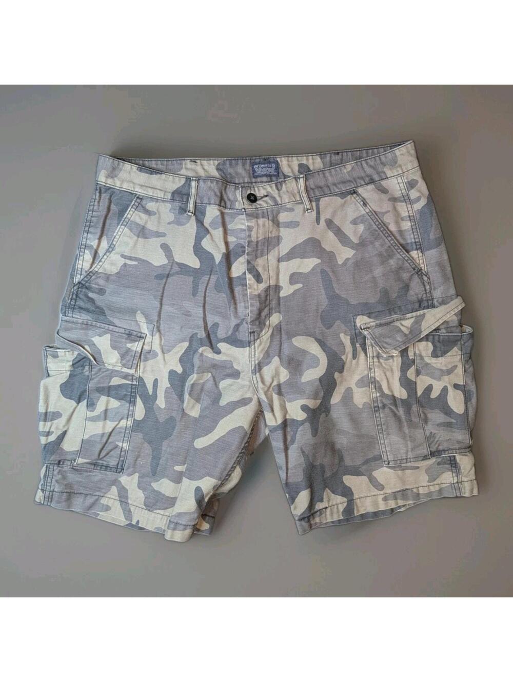Men's Levi Strauss Camo Cargo Shorts 38
